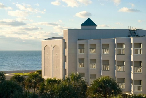 Casa Del Mar Beachfront Suites image 16