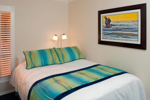 Casa Del Mar Beachfront Suites image 2