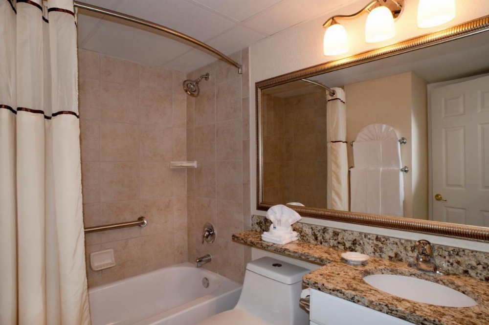 Casa Del Mar Beachfront Suites