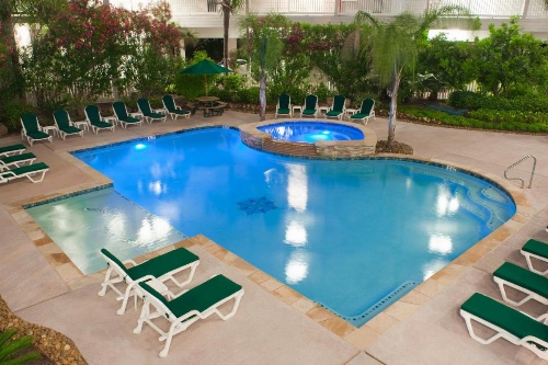 Casa Del Mar Beachfront Suites image 7